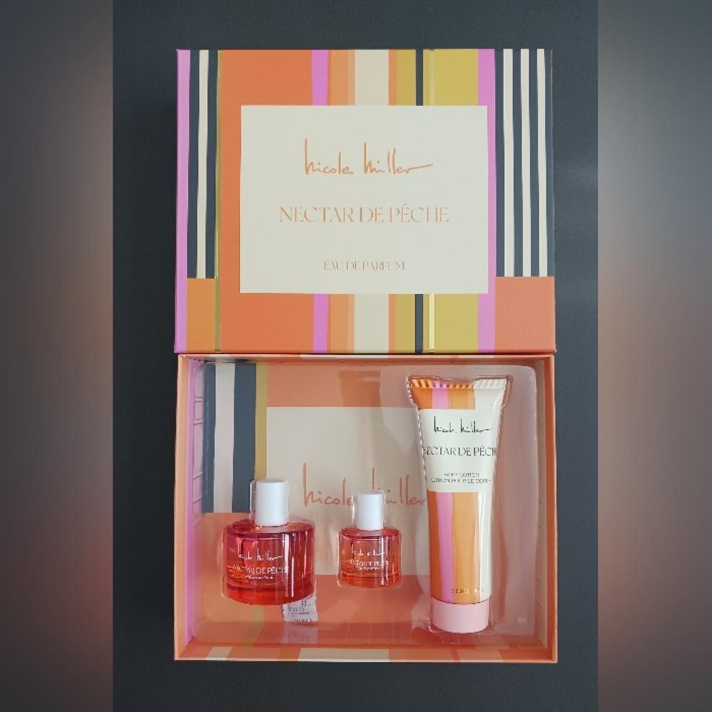 NWT Nicole Miller - Nectar De Peche Set